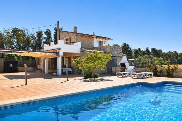 3 bedroom Finca/Country House for rent in Muro with pool garage - € 2,000 (Ref: 9862041)
