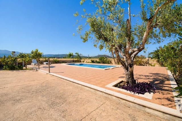 3 bedroom Finca/Country House for rent in Muro with pool garage - € 2,000 (Ref: 9862041)