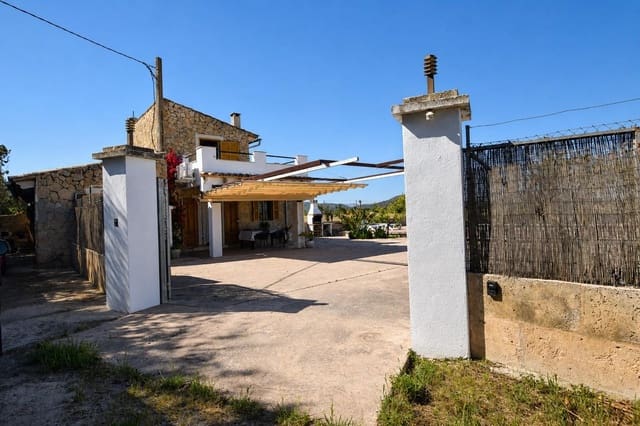 3 bedroom Finca/Country House for rent in Muro with pool garage - € 2,000 (Ref: 9862041)