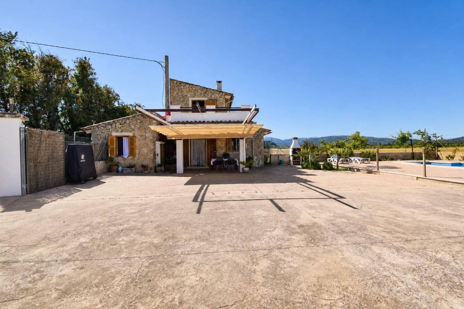 3 bedroom Finca/Country House for rent in Muro with pool garage - € 2,000 (Ref: 9862041)