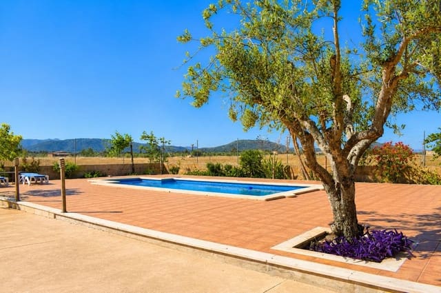 3 bedroom Finca/Country House for rent in Muro with pool garage - € 2,000 (Ref: 9862041)