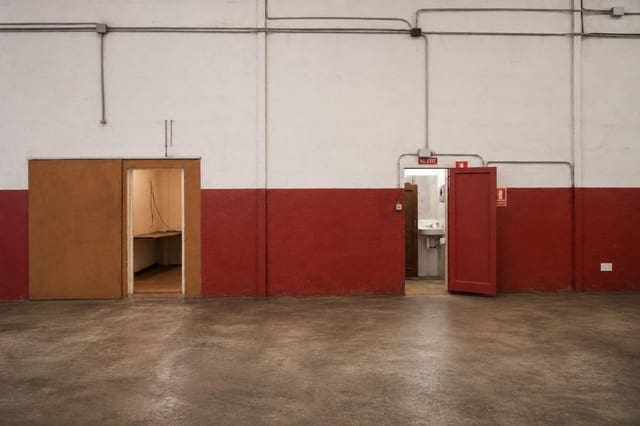Kommersiell til salgs i Muro - € 850 000 (Ref: 9867143)