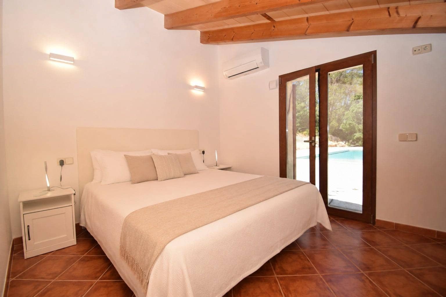 4 camera da letto Finca/Casa di Campagna da affittare in Muro con piscina - 3.000 € (Rif: 9873701)