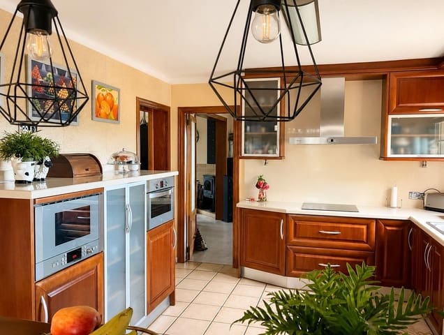 Finca/Casa Rural de 5 habitaciones en Sencelles en venta con piscina - 970.000 € (Ref: 9896228)