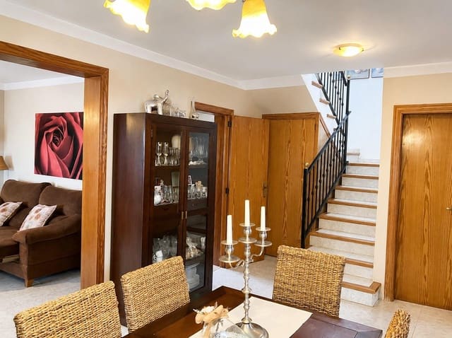 Finca/Casa Rural de 5 habitaciones en Sencelles en venta con piscina - 970.000 € (Ref: 9896228)