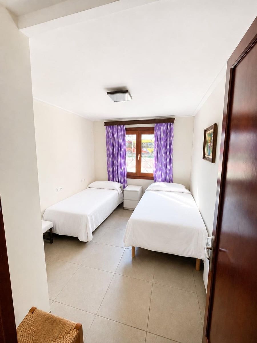 2 bedroom Beach Apartment for rent in Alcudia - € 1,800 (Ref: 9916046)