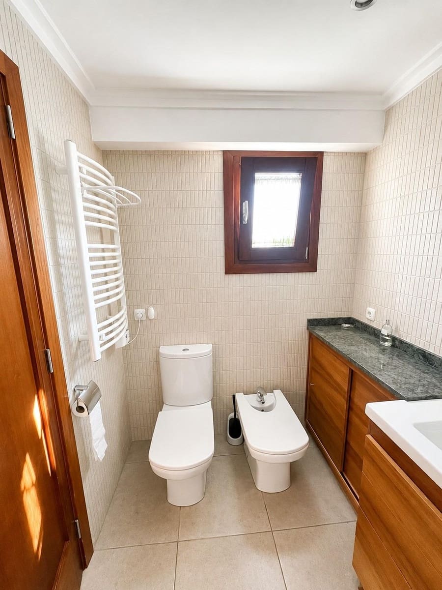 2 bedroom Beach Apartment for rent in Alcudia - € 1,800 (Ref: 9916046)