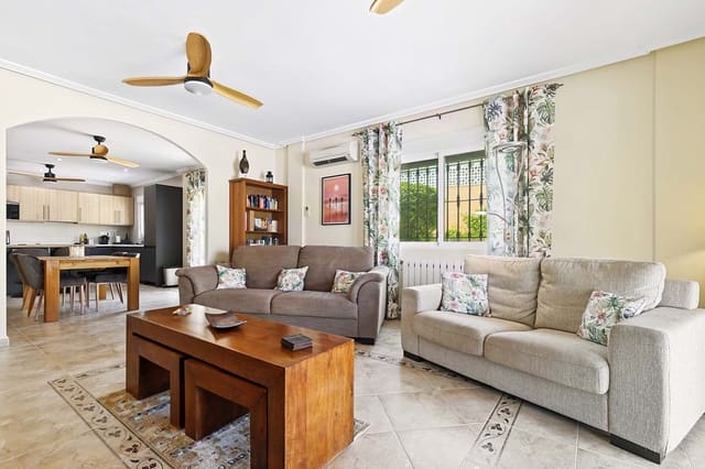 4 camera da letto Villa in vendita in Pinar de Campoverde, Pilar de la Horadada con piscina garage - 695.000 € (Rif: 10024449)