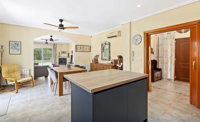4 camera da letto Villa in vendita in Pinar de Campoverde, Pilar de la Horadada con piscina garage - 695.000 € (Rif: 10024449)