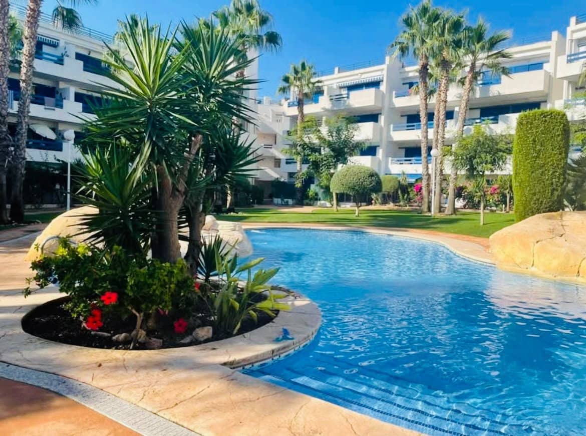 2 sovrum Lägenhet till salu i Playa Flamenca med pool garage - 199 900 € (Ref: 10070410)