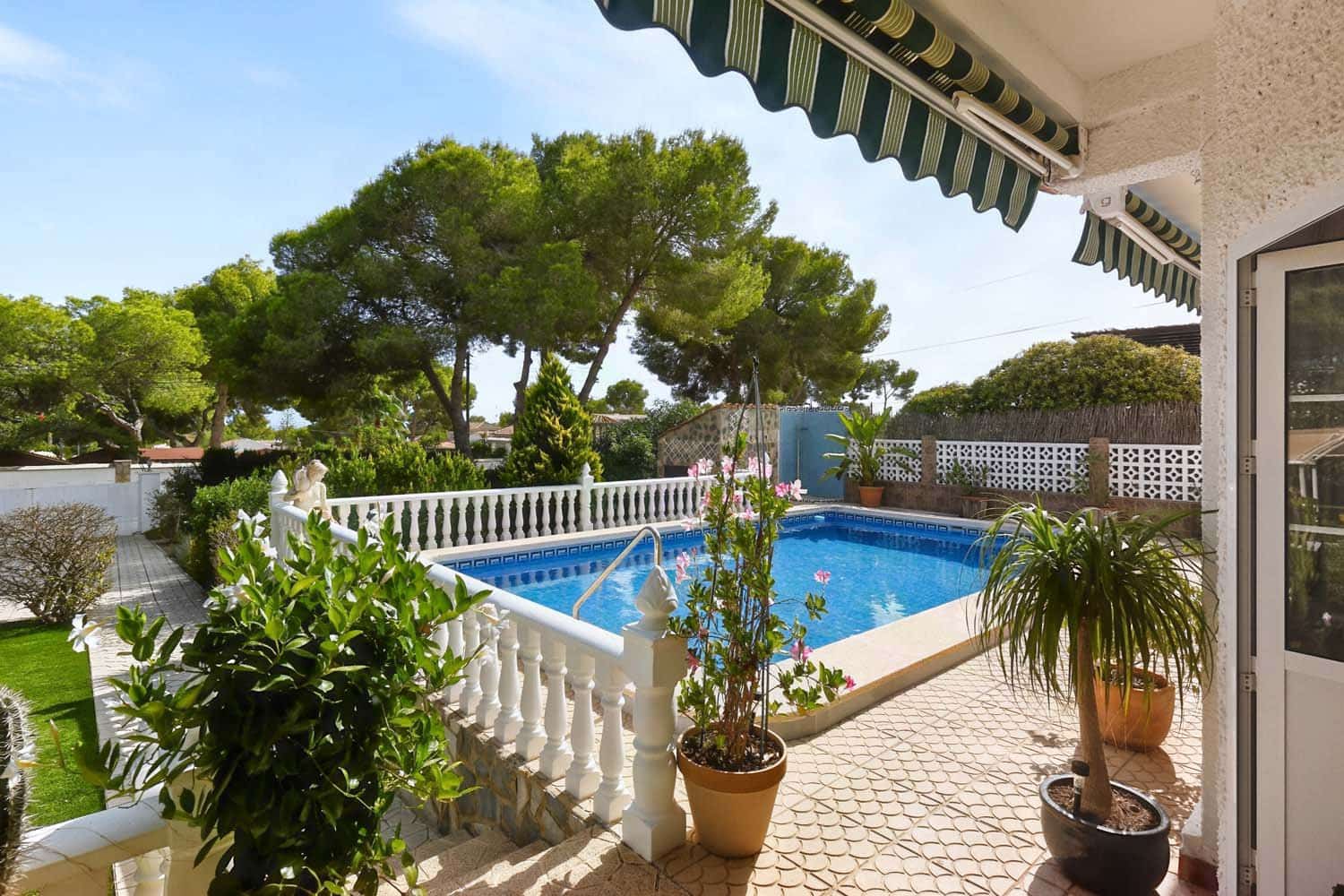 3 soverom Villa til salgs i Pinar de Campoverde med svømmebasseng garasje - € 470 000 (Ref: 10073021)