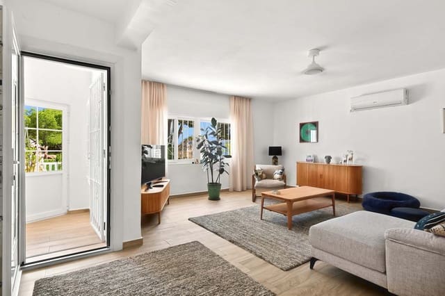 Chalet de 3 habitaciones en Pinar de Campoverde, Pilar de la Horadada en venta con piscina garaje - 470.000 € (Ref: 10073021)