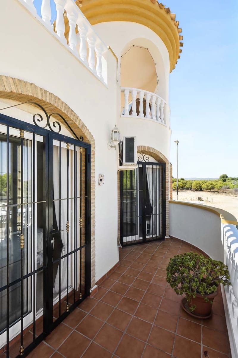 3 soverom Villa til salgs i Pinar de Campoverde med svømmebasseng garasje - € 275 000 (Ref: 10088718)