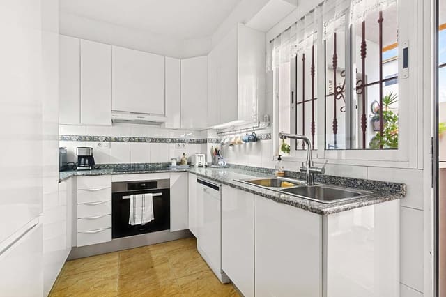3 sypialnia Dom na sprzedaż w Playa Flamenca, Orihuela z basenem garażem - 197 950 € (Ref: 10124793)