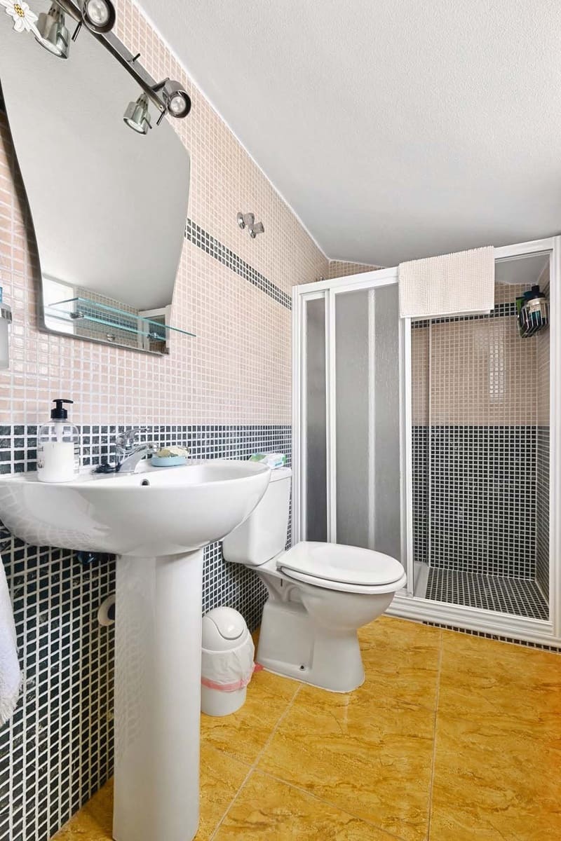 3 sypialnia Dom na sprzedaż w Playa Flamenca z basenem garażem - 197 950 € (Ref: 10124793)
