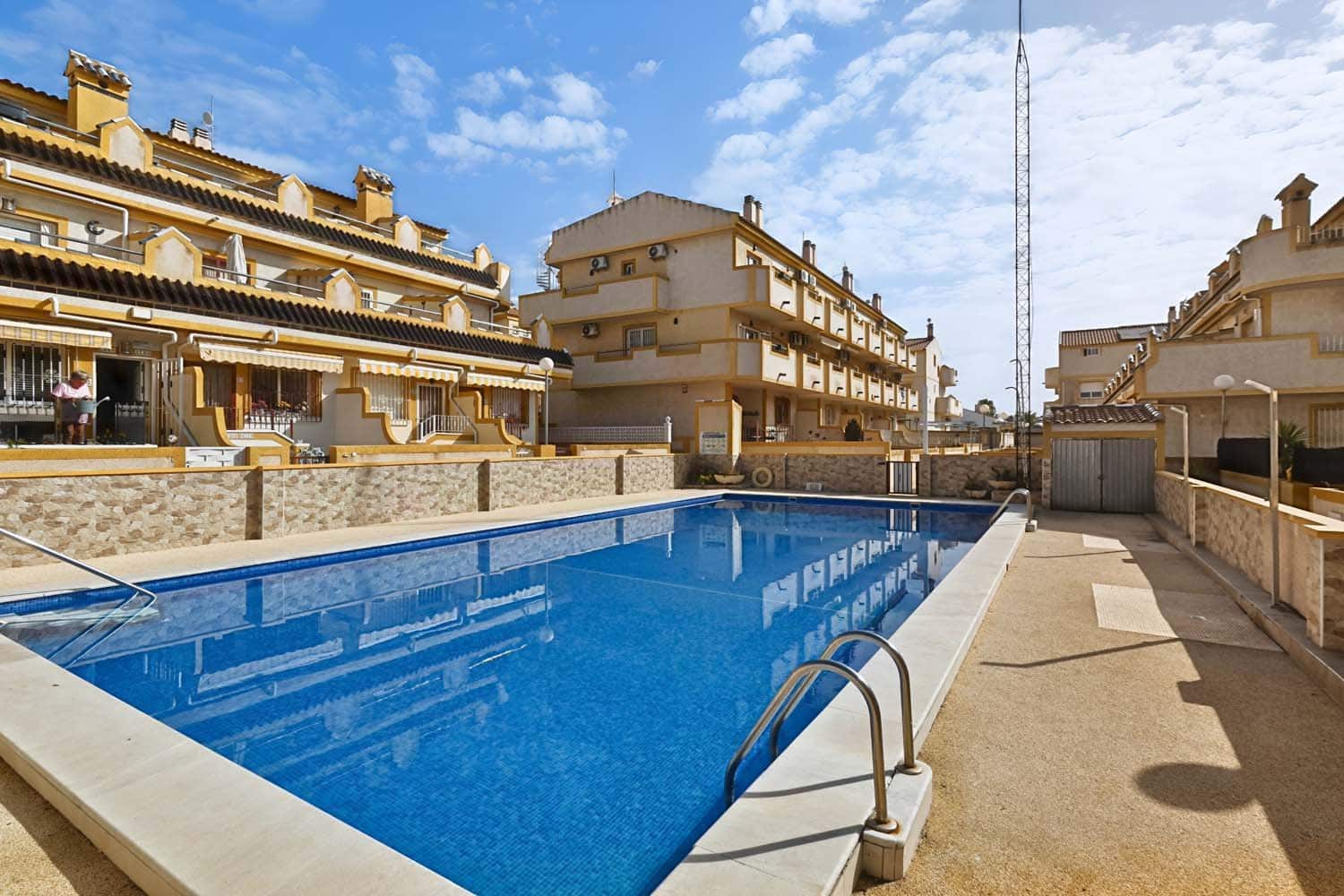 3 sypialnia Dom na sprzedaż w Playa Flamenca z basenem garażem - 197 950 € (Ref: 10124793)