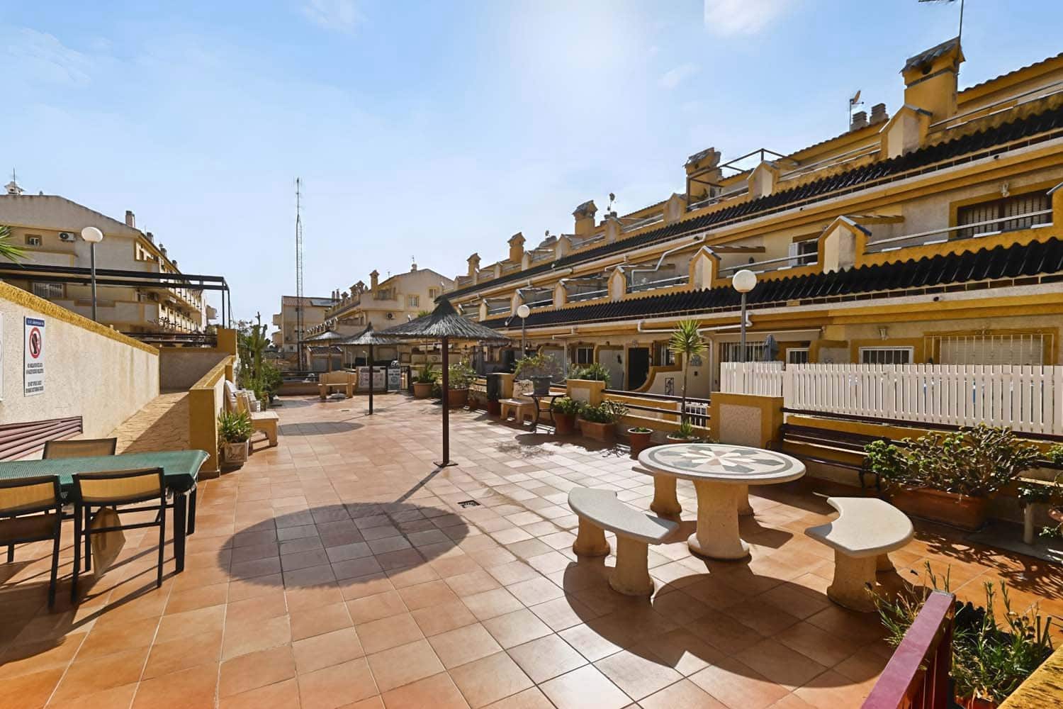 3 sypialnia Dom na sprzedaż w Playa Flamenca z basenem garażem - 197 950 € (Ref: 10124793)