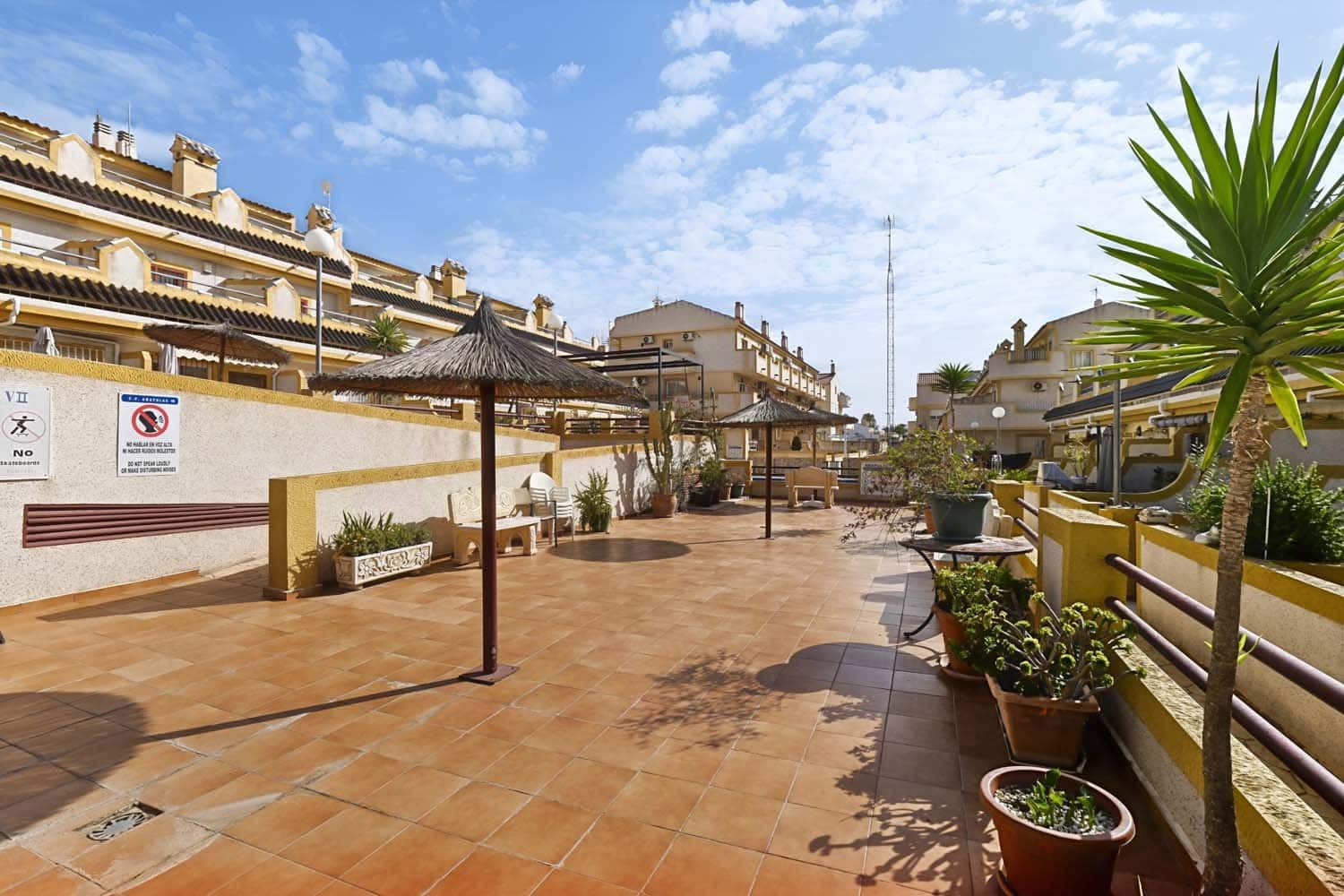 3 sypialnia Dom na sprzedaż w Playa Flamenca z basenem garażem - 197 950 € (Ref: 10124793)
