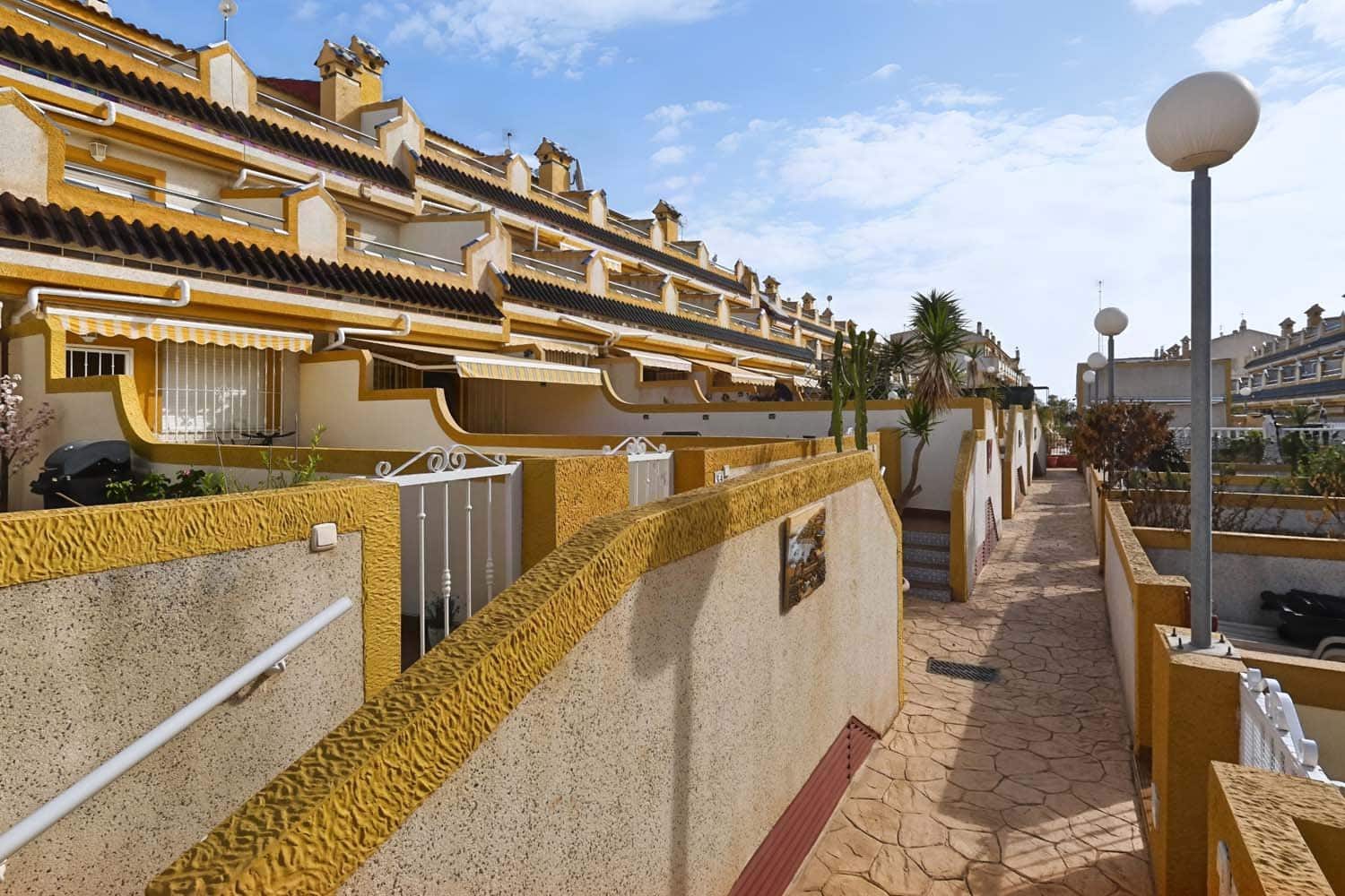 3 sypialnia Dom na sprzedaż w Playa Flamenca z basenem garażem - 197 950 € (Ref: 10124793)