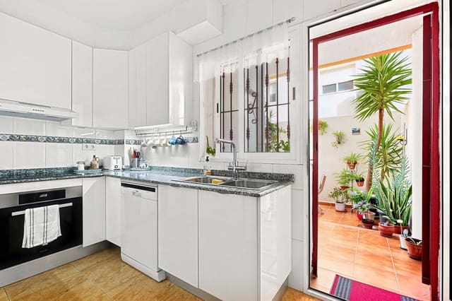 3 sypialnia Dom na sprzedaż w Playa Flamenca, Orihuela z basenem garażem - 197 950 € (Ref: 10124793)