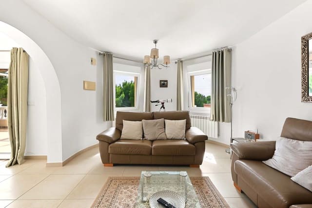 4 slaapkamer Villa te koop in Pinar de Campoverde, Pilar de la Horadada met zwembad garage - € 470.000 (Ref: 10130635)