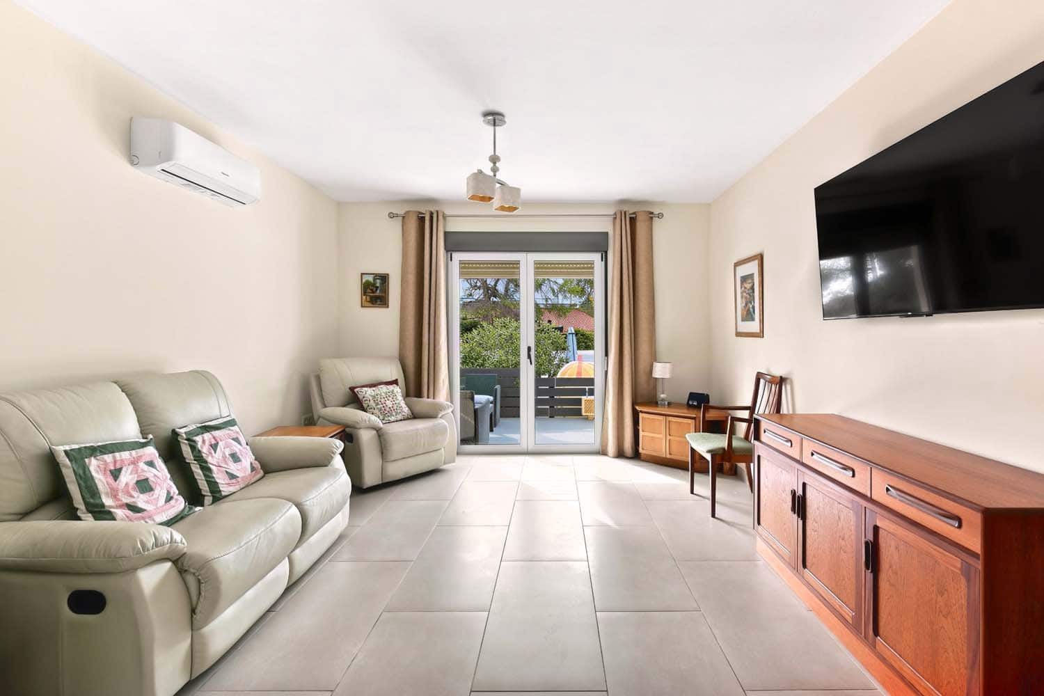 Chalet de 4 habitaciones en Pinar de Campoverde en venta con piscina garaje - 495.000 € (Ref: 10130636)