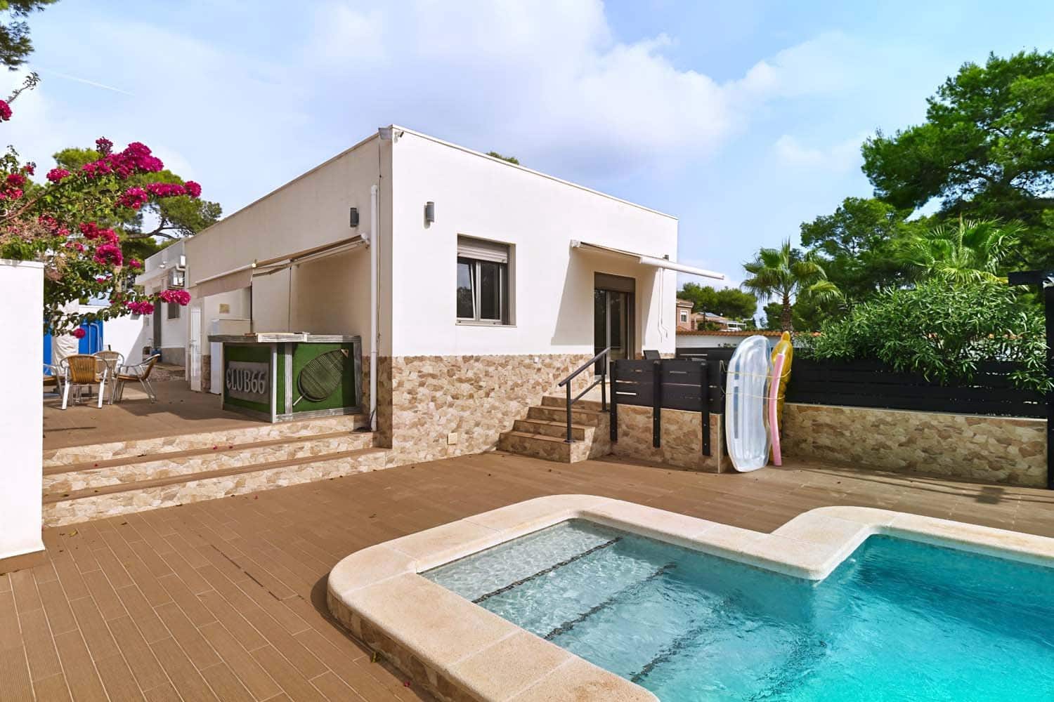Chalet de 4 habitaciones en Pinar de Campoverde en venta con piscina garaje - 495.000 € (Ref: 10130636)