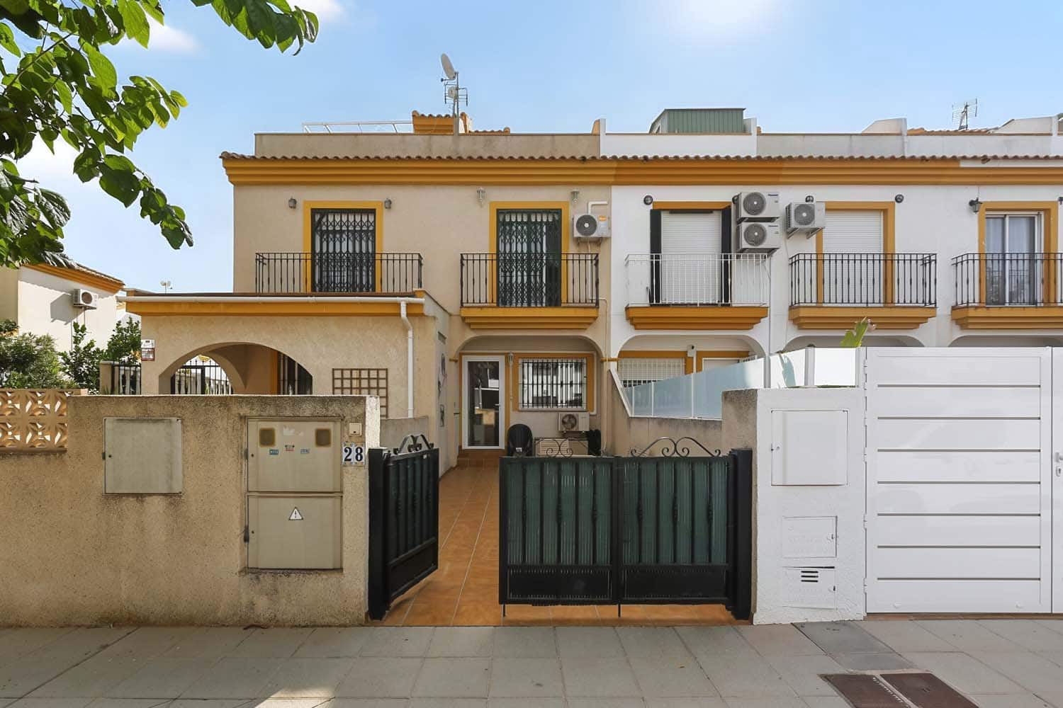 2 soveværelse Byhus til salg i Pilar de la Horadada med swimmingpool - € 175.000 (Ref: 10133496)