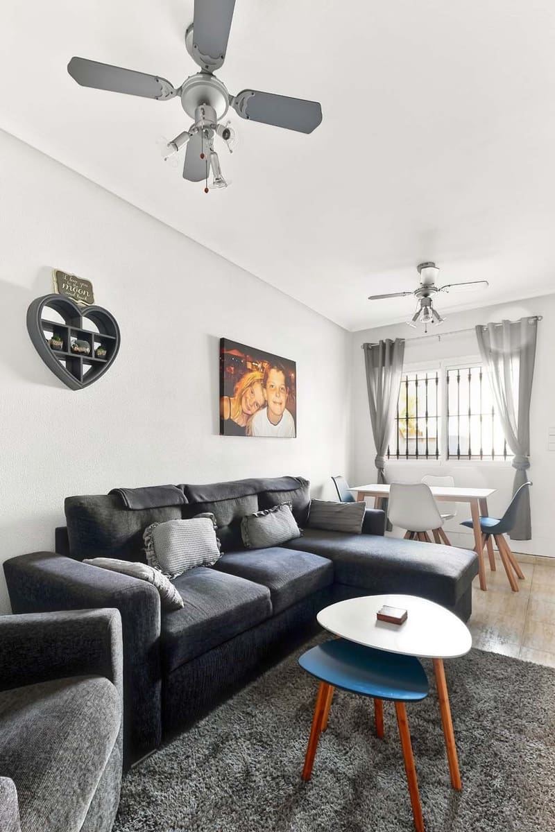 2 soveværelse Byhus til salg i Pilar de la Horadada med swimmingpool - € 175.000 (Ref: 10133496)