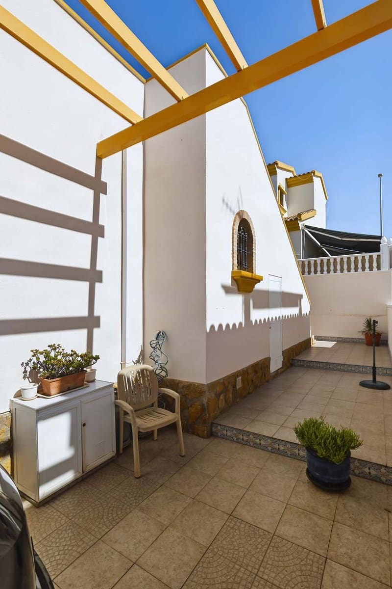 2 soveværelse Villa til salg i Pinar de Campoverde med swimmingpool garage - € 217.500 (Ref: 10153684)