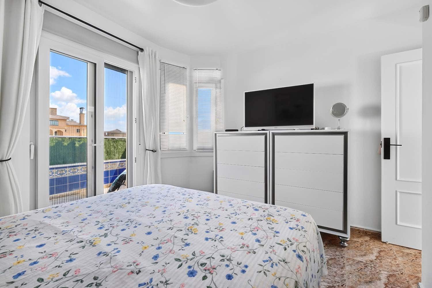 Pareado de 3 habitaciones en Pinar de Campoverde en venta con piscina - 197.500 € (Ref: 10153823)