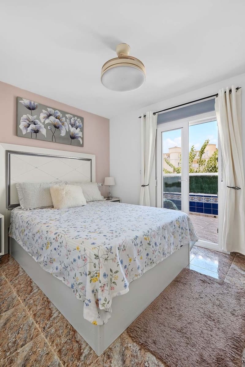 Pareado de 3 habitaciones en Pinar de Campoverde en venta con piscina - 197.500 € (Ref: 10153823)