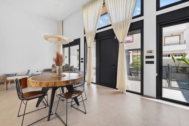 3 sypialnia Willa na sprzedaż w Pilar de la Horadada ciudad, Pilar de la Horadada z basenem garażem - 869 000 € (Ref: 10172116)