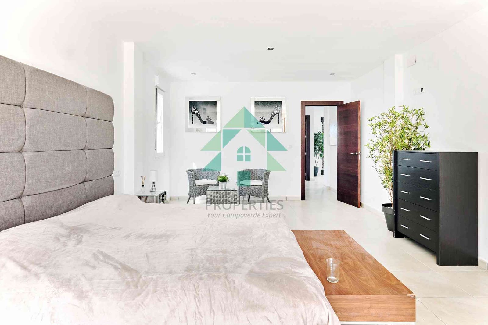 6 soveværelse Villa til salg i Alicante by med swimmingpool - € 750.000 (Ref: 7655196)