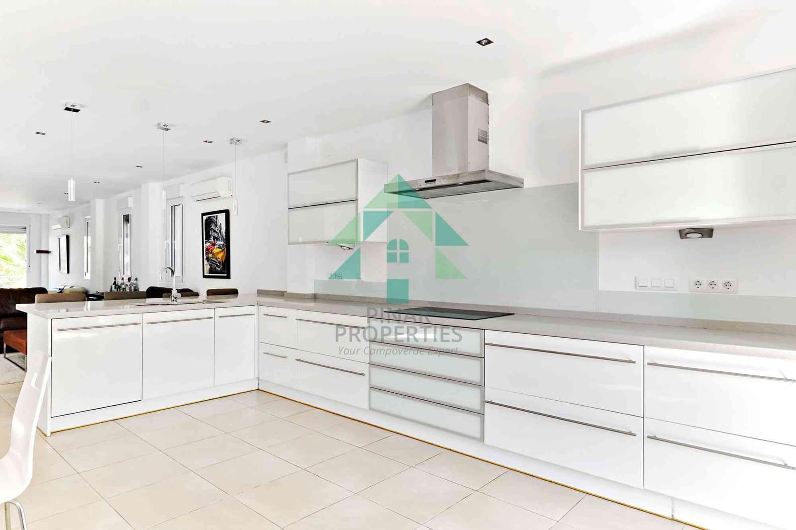 6 soveværelse Villa til salg i Alicante by med swimmingpool - € 750.000 (Ref: 7655196)