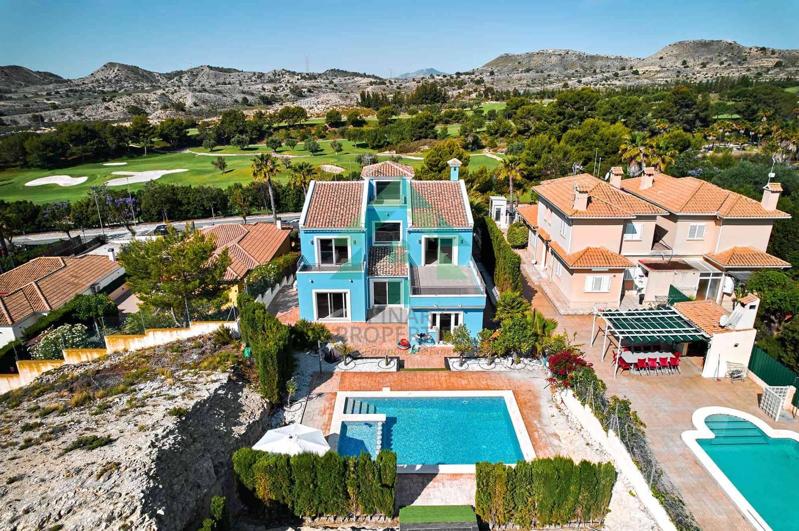 6 soveværelse Villa til salg i Alicante by med swimmingpool - € 750.000 (Ref: 7655196)