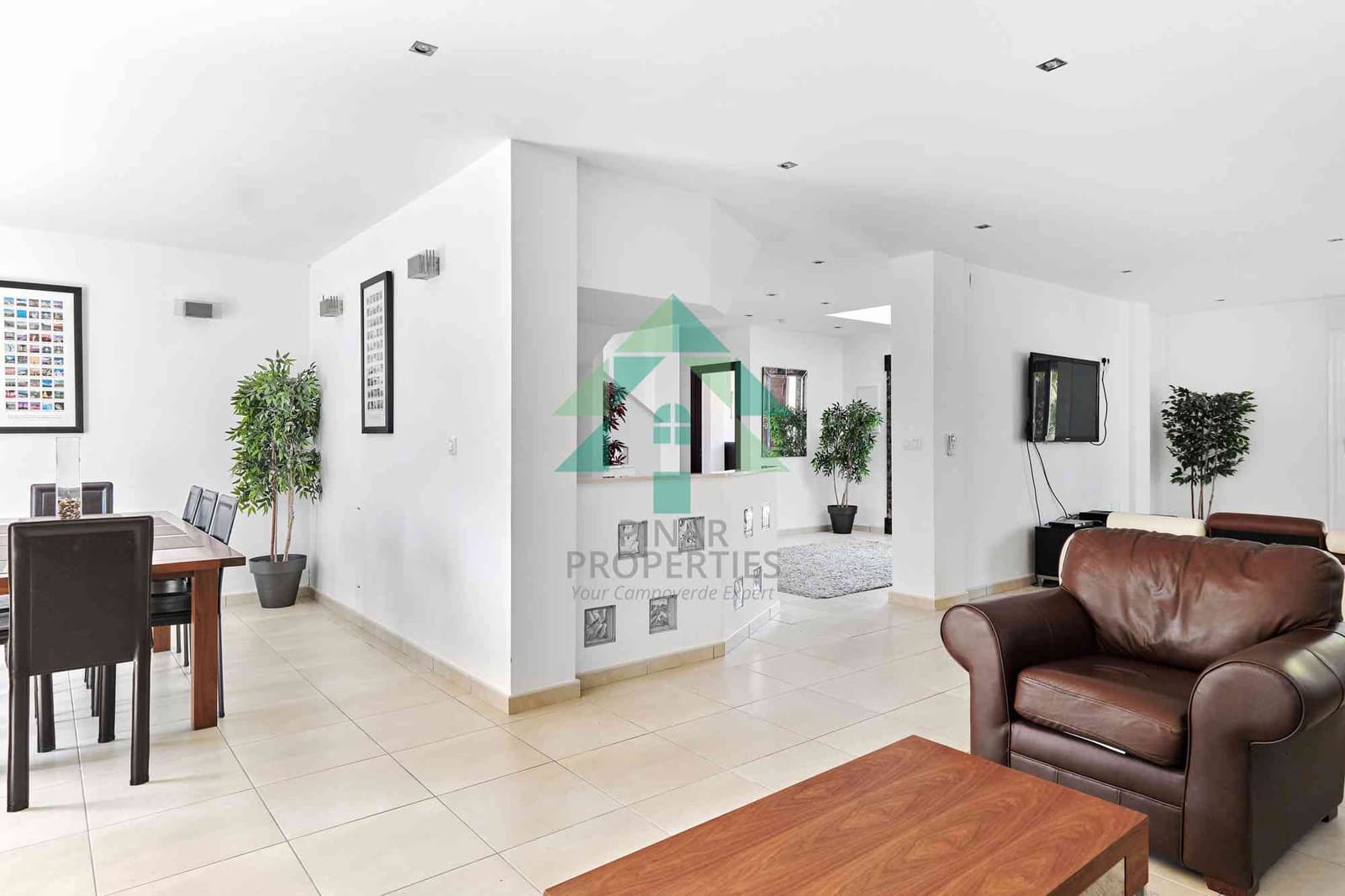 6 soveværelse Villa til salg i Alicante by med swimmingpool - € 750.000 (Ref: 7655196)