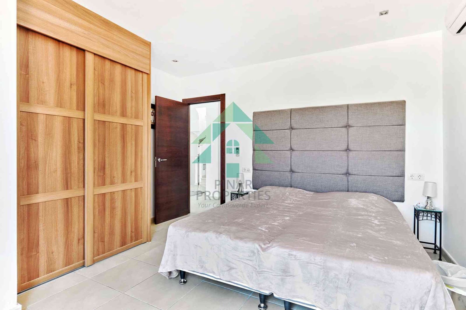 6 soveværelse Villa til salg i Alicante by med swimmingpool - € 750.000 (Ref: 7655196)