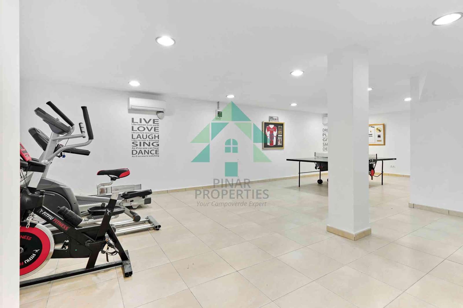 6 soveværelse Villa til salg i Alicante by med swimmingpool - € 750.000 (Ref: 7655196)