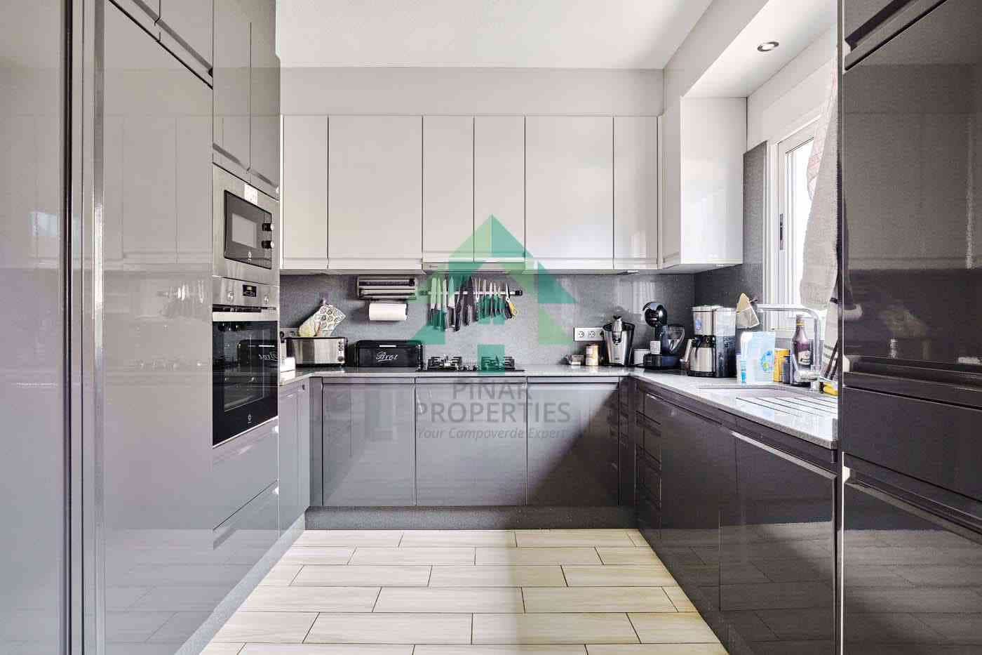 4 makuuhuone Huvila myytävänä paikassa Pinar de Campoverde mukana uima-altaan - 440 000 € (Ref: 8349917)