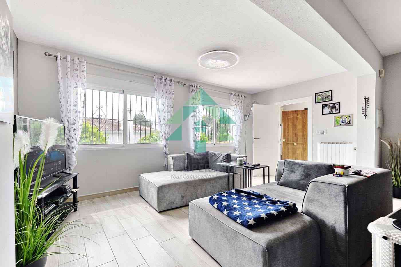 4 makuuhuone Huvila myytävänä paikassa Pinar de Campoverde mukana uima-altaan - 440 000 € (Ref: 8349917)