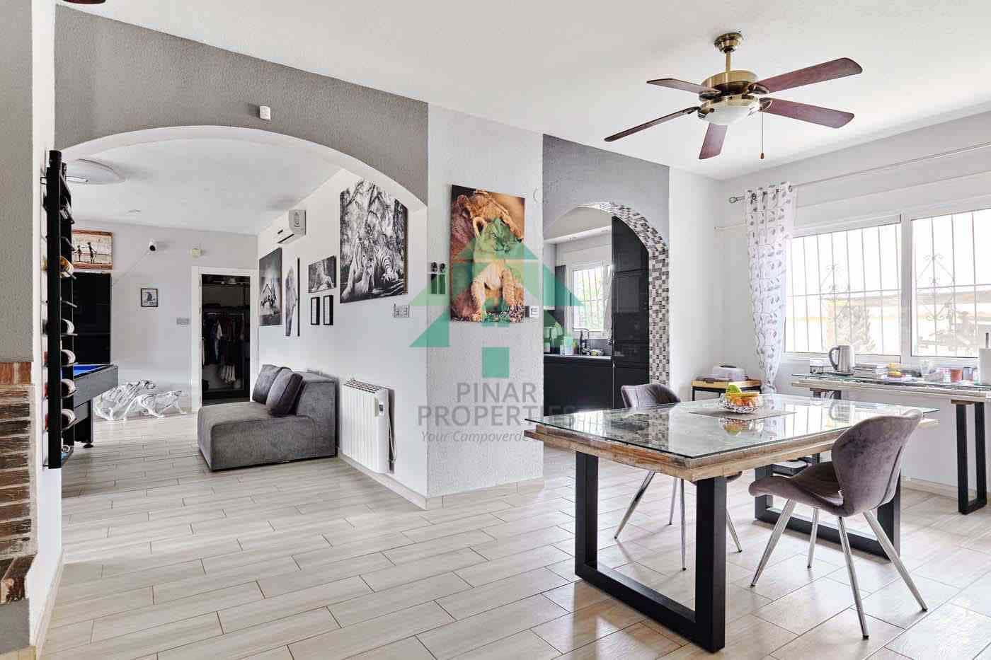 4 makuuhuone Huvila myytävänä paikassa Pinar de Campoverde mukana uima-altaan - 440 000 € (Ref: 8349917)