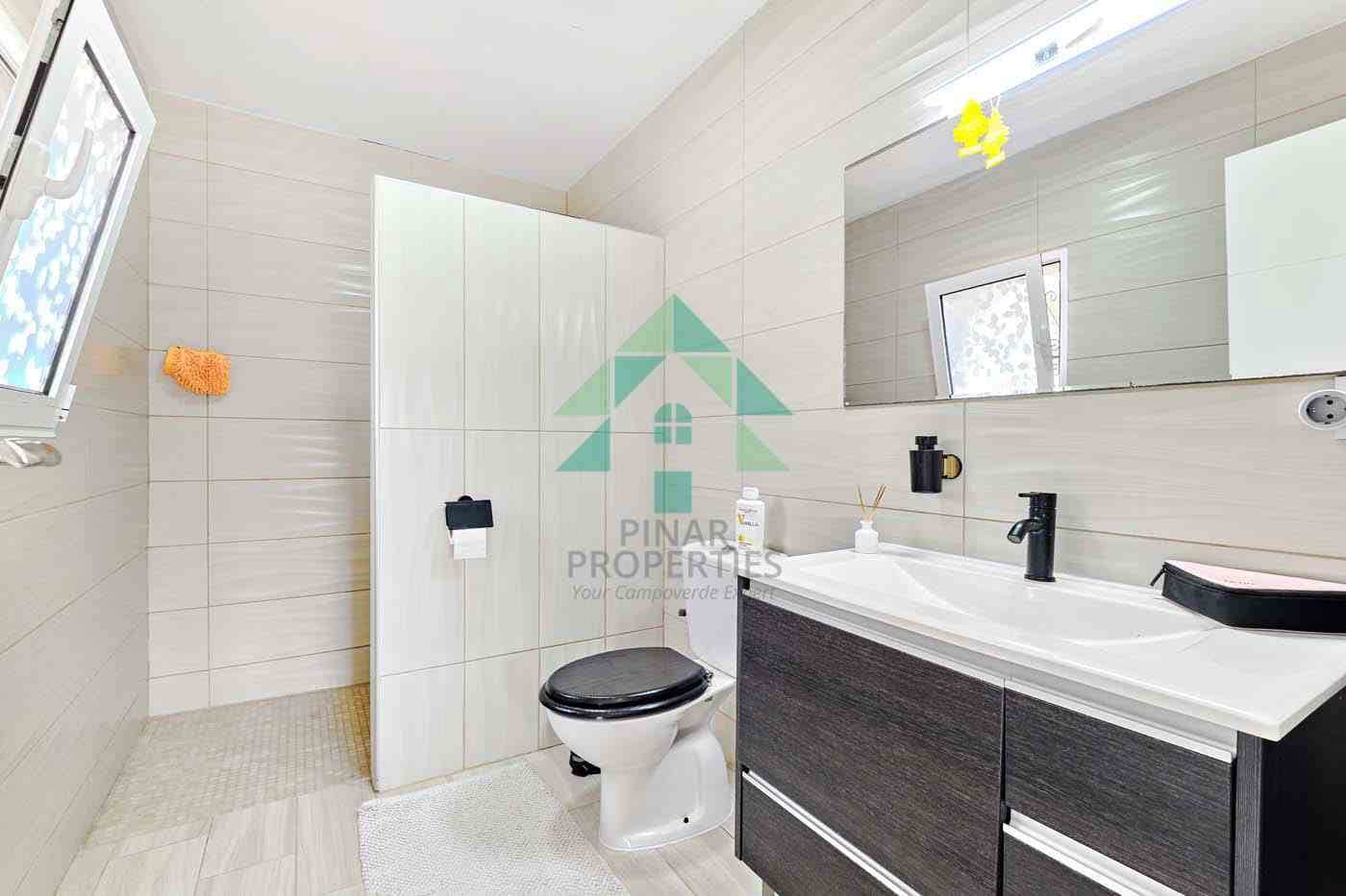 4 makuuhuone Huvila myytävänä paikassa Pinar de Campoverde mukana uima-altaan - 440 000 € (Ref: 8349917)