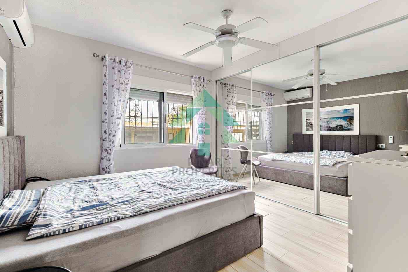 4 makuuhuone Huvila myytävänä paikassa Pinar de Campoverde mukana uima-altaan - 440 000 € (Ref: 8349917)