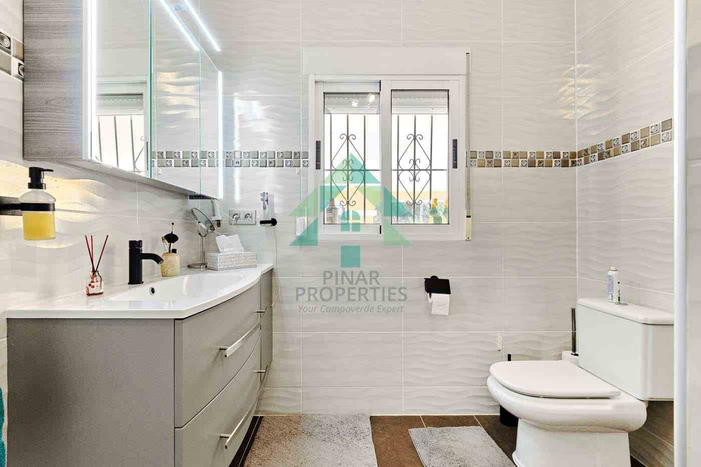 4 makuuhuone Huvila myytävänä paikassa Pinar de Campoverde mukana uima-altaan - 440 000 € (Ref: 8349917)