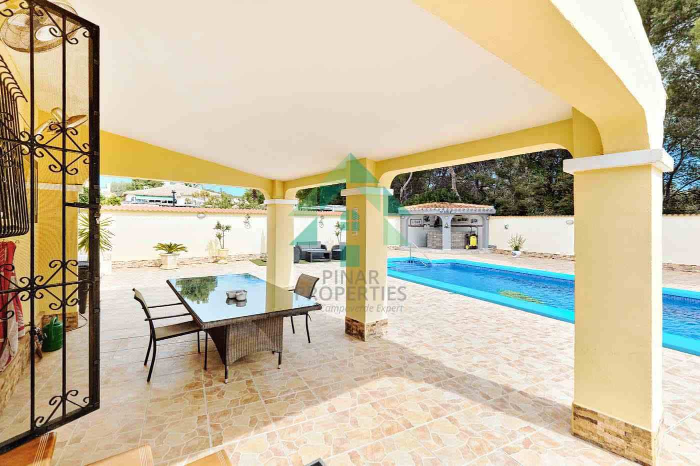 4 makuuhuone Huvila myytävänä paikassa Pinar de Campoverde mukana uima-altaan - 440 000 € (Ref: 8349917)