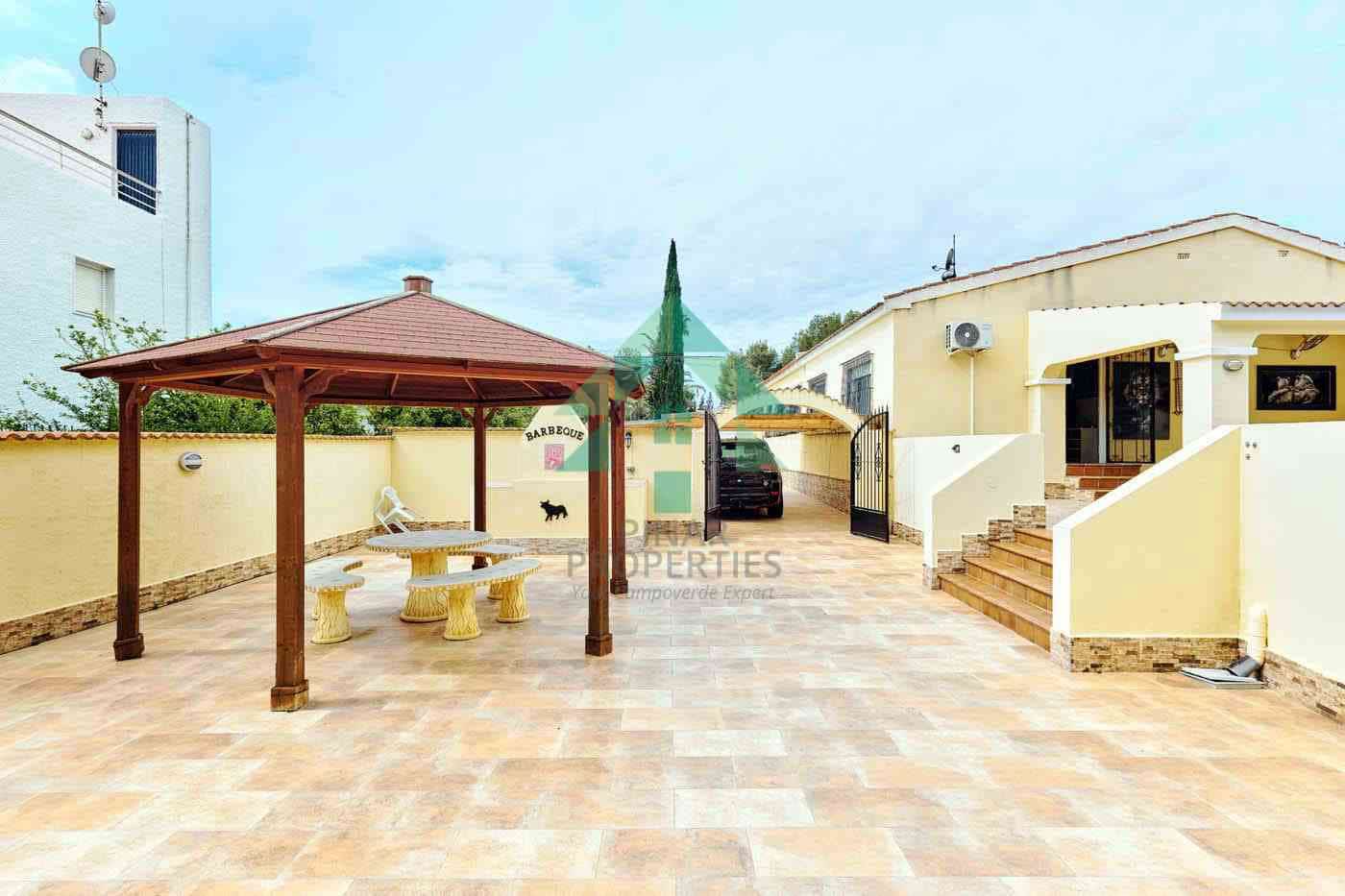 4 makuuhuone Huvila myytävänä paikassa Pinar de Campoverde mukana uima-altaan - 440 000 € (Ref: 8349917)