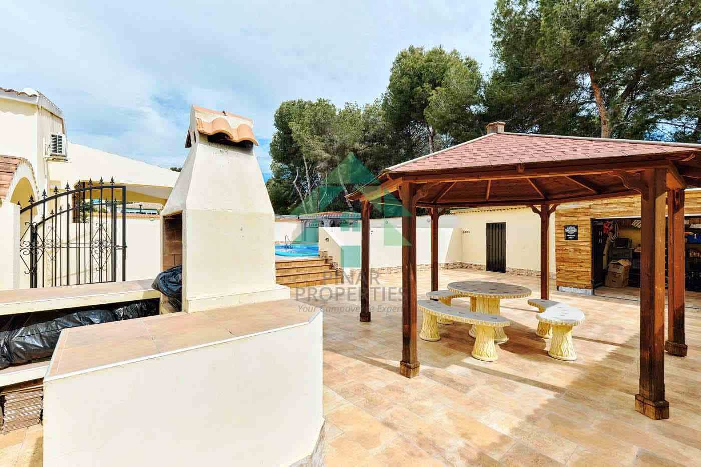 4 makuuhuone Huvila myytävänä paikassa Pinar de Campoverde mukana uima-altaan - 440 000 € (Ref: 8349917)
