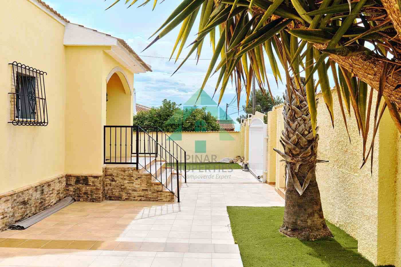 4 makuuhuone Huvila myytävänä paikassa Pinar de Campoverde mukana uima-altaan - 440 000 € (Ref: 8349917)