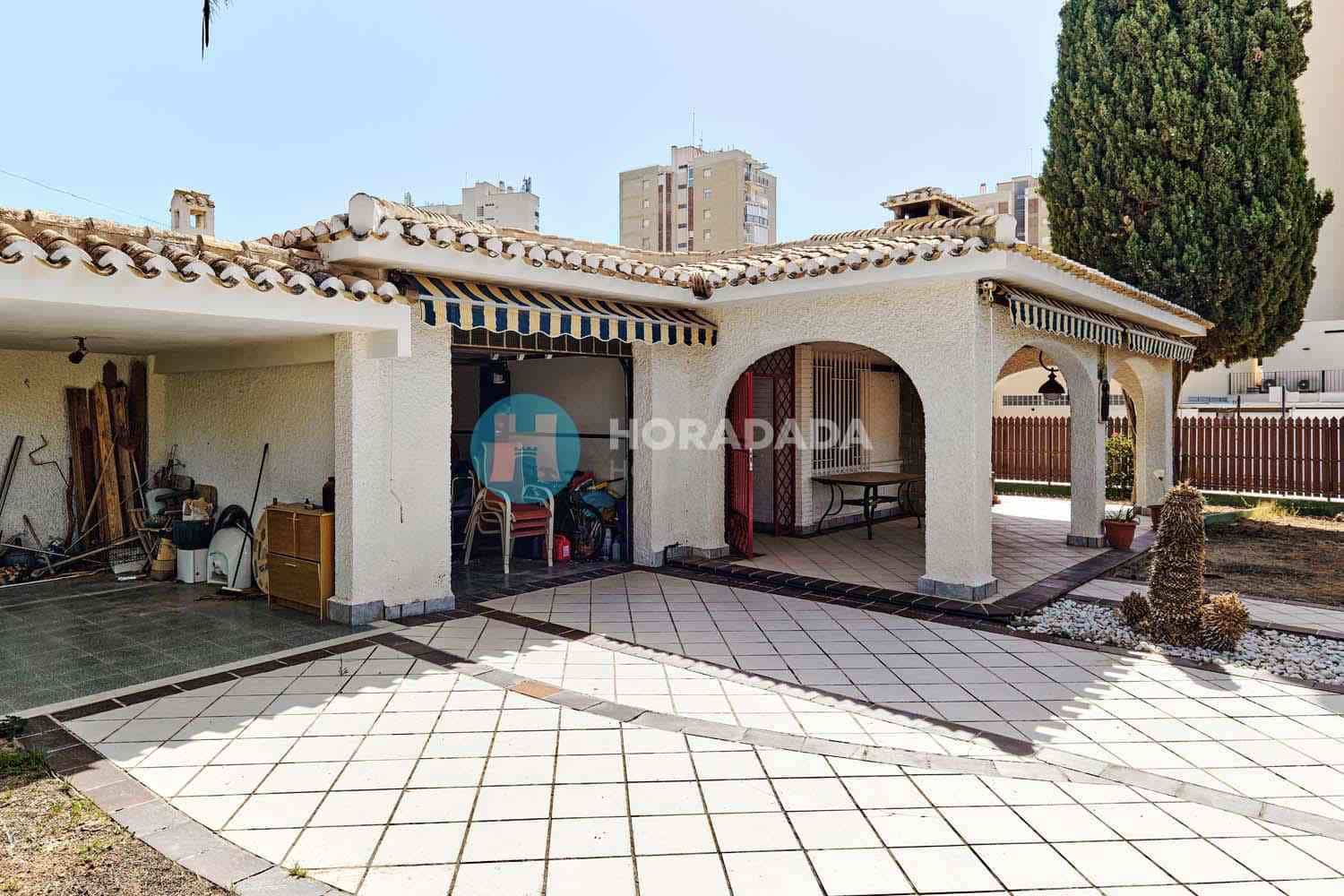 4 bedroom Villa for sale in Campoamor - € 790,000 (Ref: 8737373)